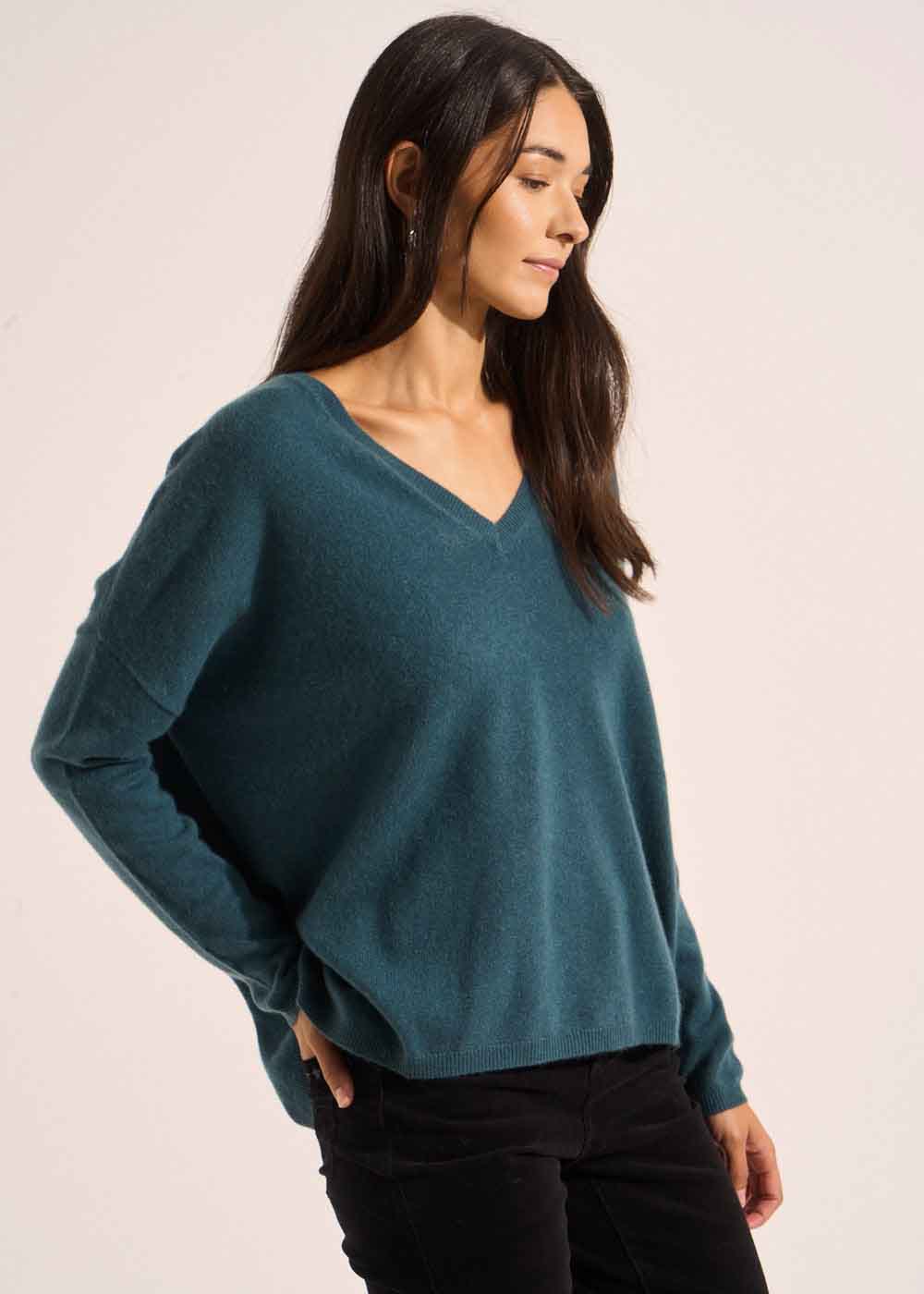 Cashmere V-neck sweater with long sleeves - Sud Express - 5 - Sud Express