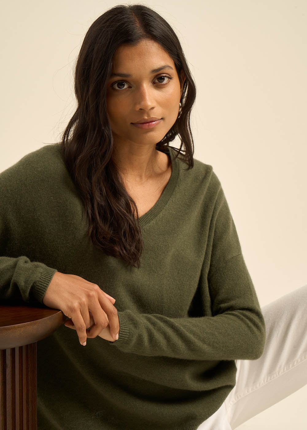 Cashmere V-neck sweater with long sleeves - Sud Express - 1 - Sud Express