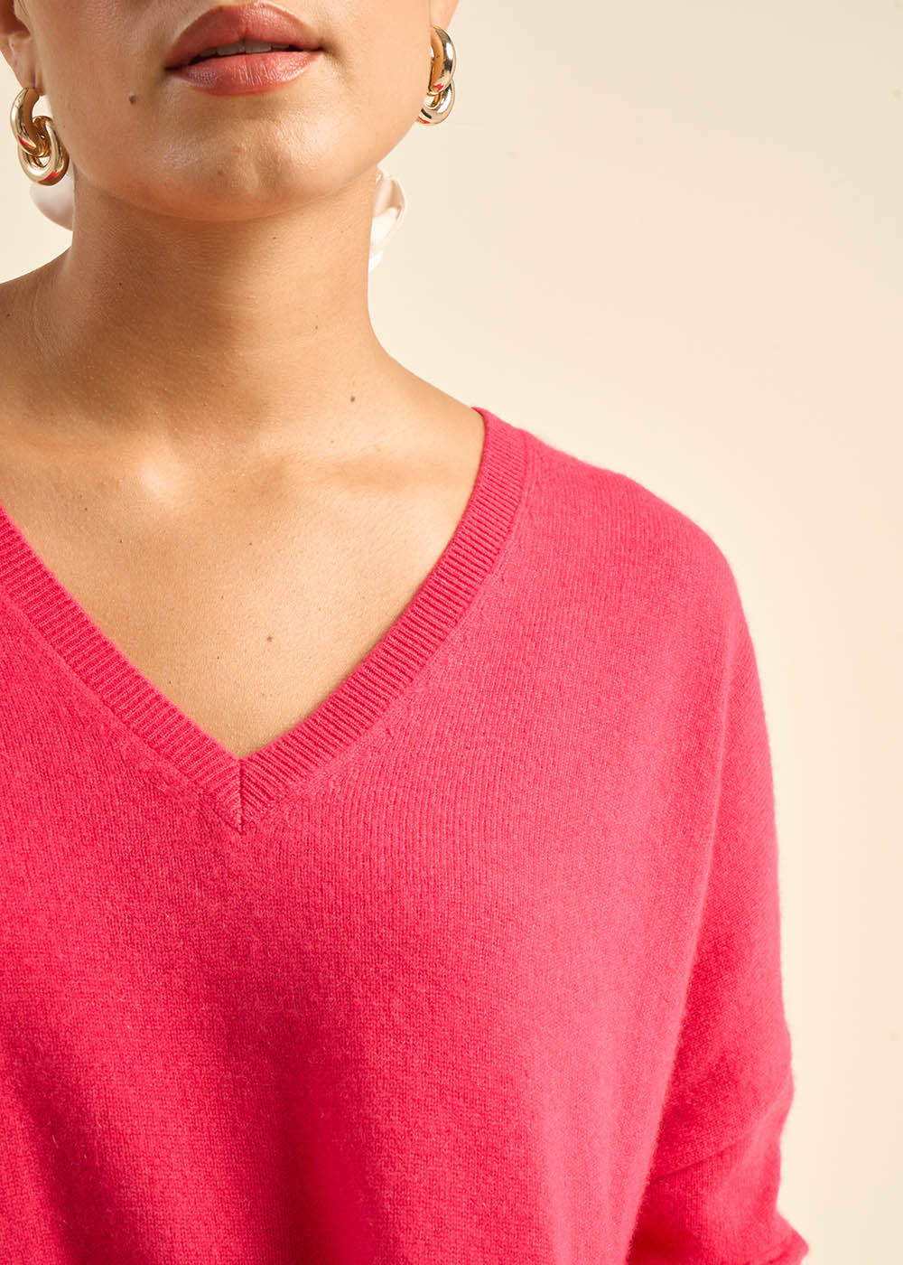 MONJOE Cashmere V-neck sweater with long sleeves - 2 - Sud Express - Sud Express