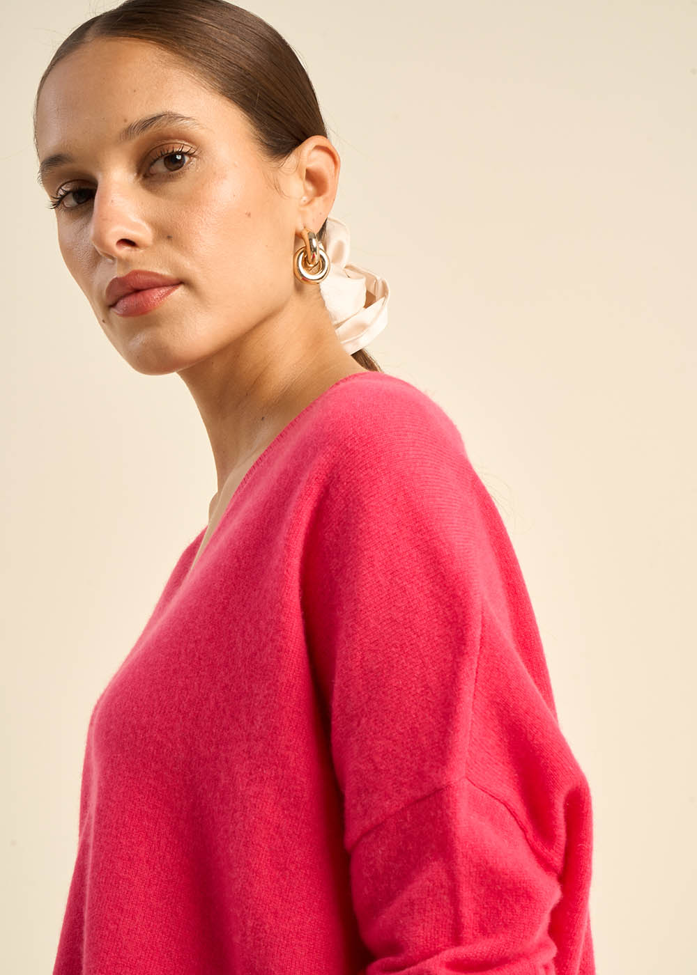 Cashmere V-neck sweater with long sleeves - Sud Express - 5 - Sud Express