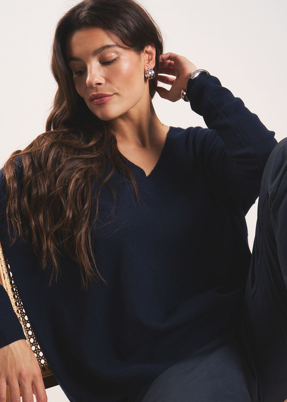 MONJOE Cashmere V-neck sweater with long sleeves - 1 - Sud Express - Sud Express