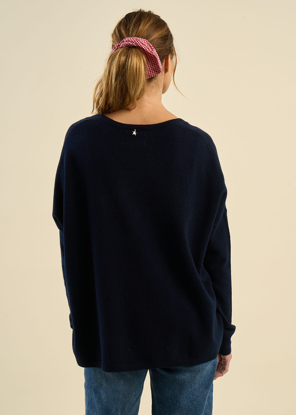 Cashmere V-neck sweater with long sleeves - Sud Express - 3 - Sud Express