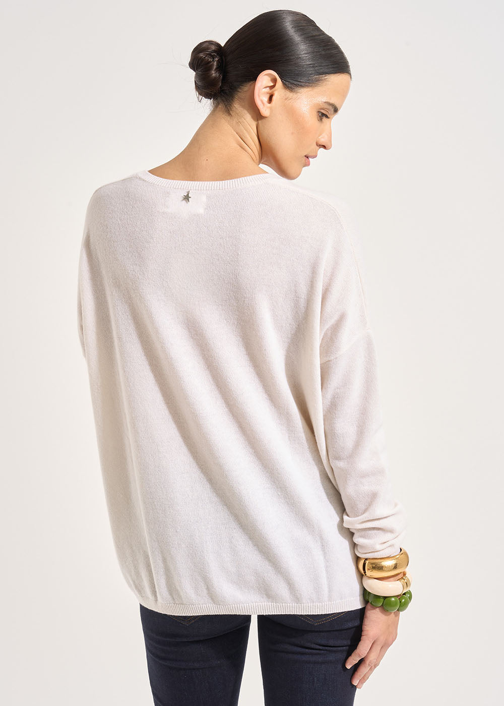 MONJOE Cashmere V-neck sweater with long sleeves - 3 - Sud Express - Sud Express