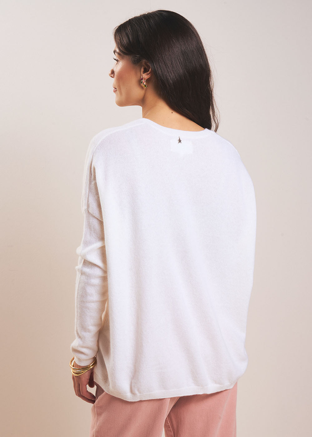 MONJOE Cashmere V-neck sweater with long sleeves - 3 - Sud Express - Sud Express
