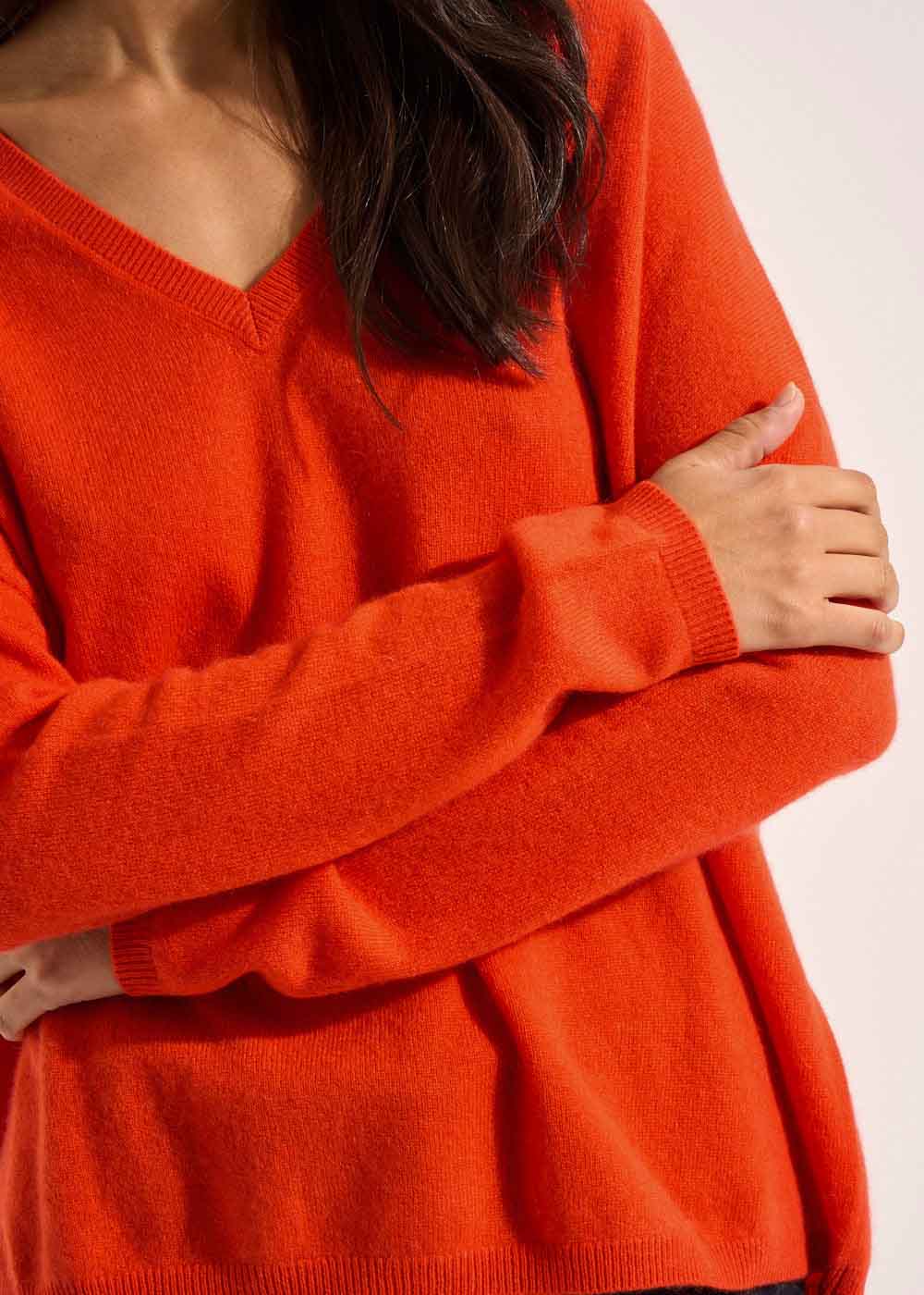 Cashmere V-neck sweater with long sleeves - Sud Express - 5 - Sud Express