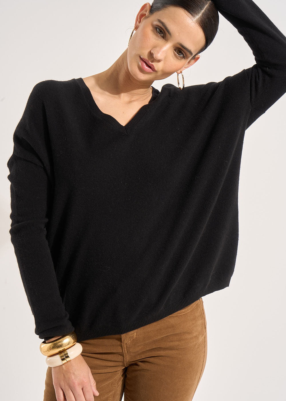 MONJOE Cashmere V-neck sweater with long sleeves - 4 - Sud Express - Sud Express