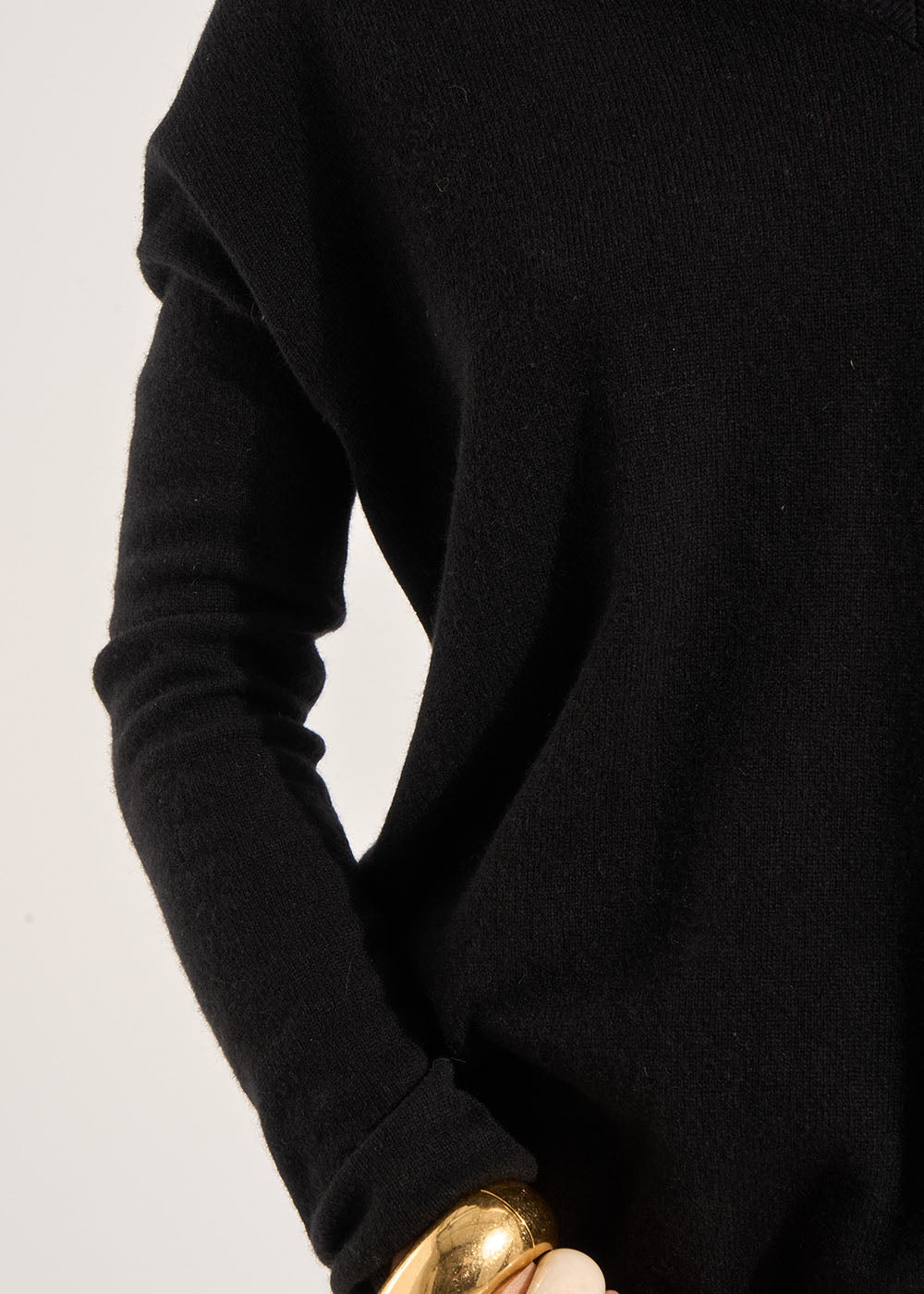 Cashmere V-neck sweater with long sleeves - Sud Express - 5 - Sud Express