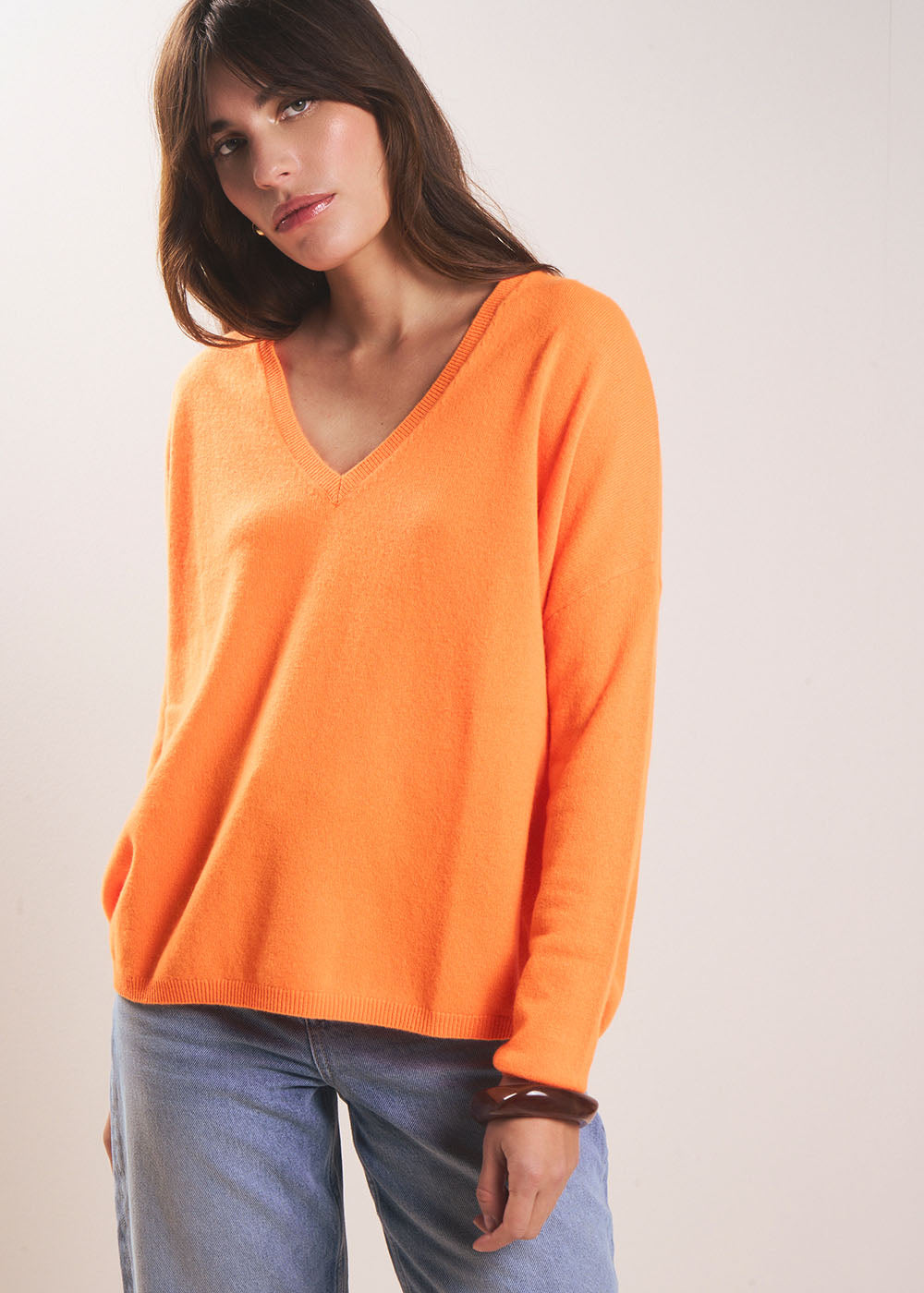 MONJOE Cashmere V-neck sweater with long sleeves - 4 - Sud Express - Sud Express