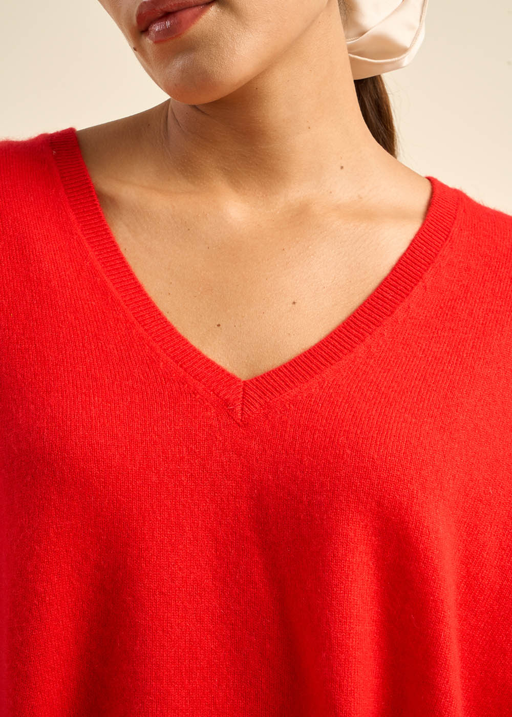 MONJOE Cashmere V-neck sweater with long sleeves - 2 - Sud Express - Sud Express