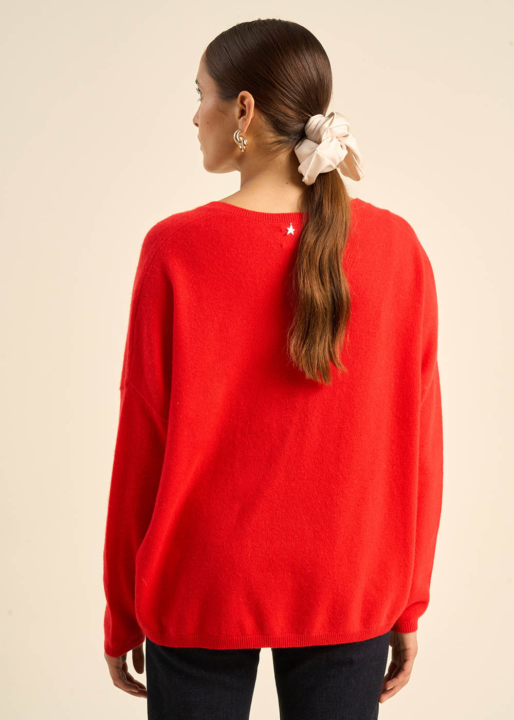 MONJOE Cashmere V-neck sweater with long sleeves - 3 - Sud Express - Sud Express