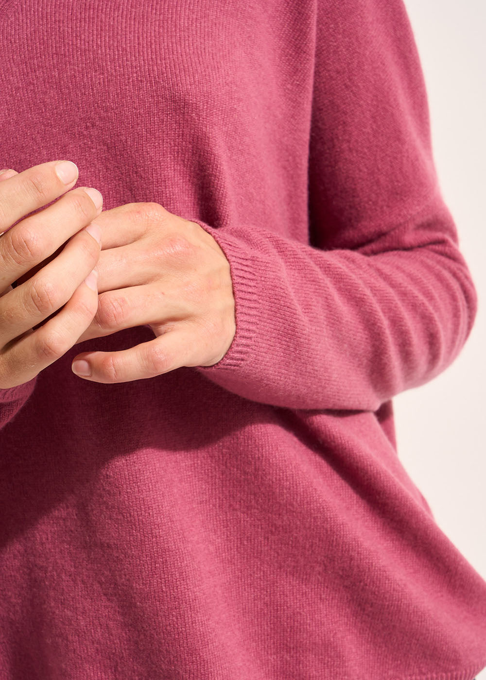 MONJOE Cashmere V-neck sweater with long sleeves - 4 - Sud Express - Sud Express