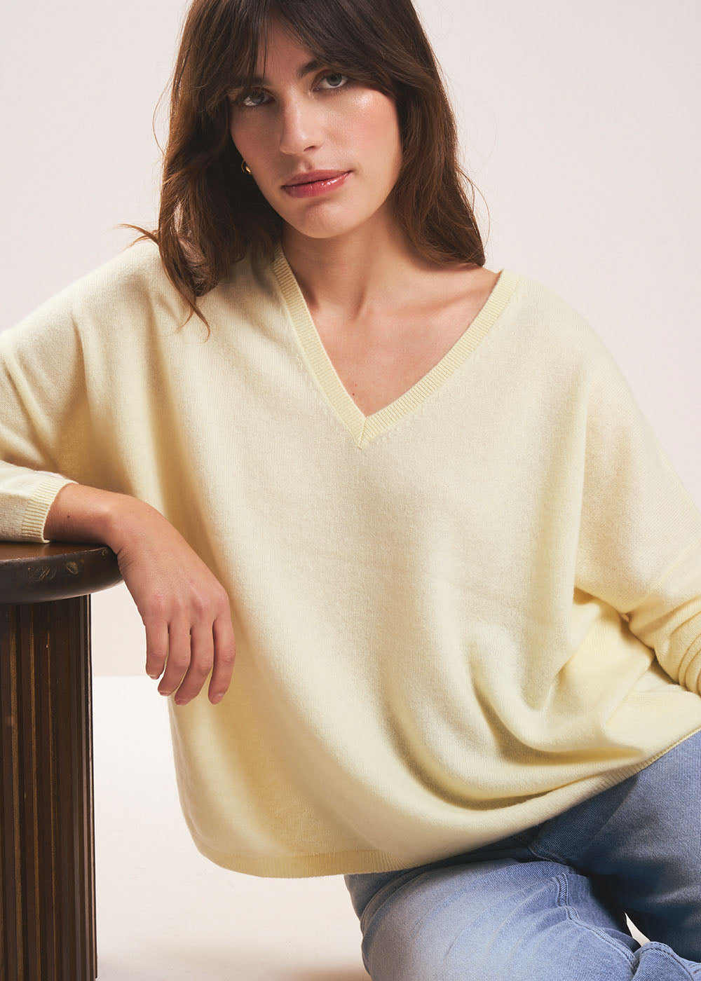 Cashmere V-neck sweater with long sleeves - Sud Express - 1 - Sud Express