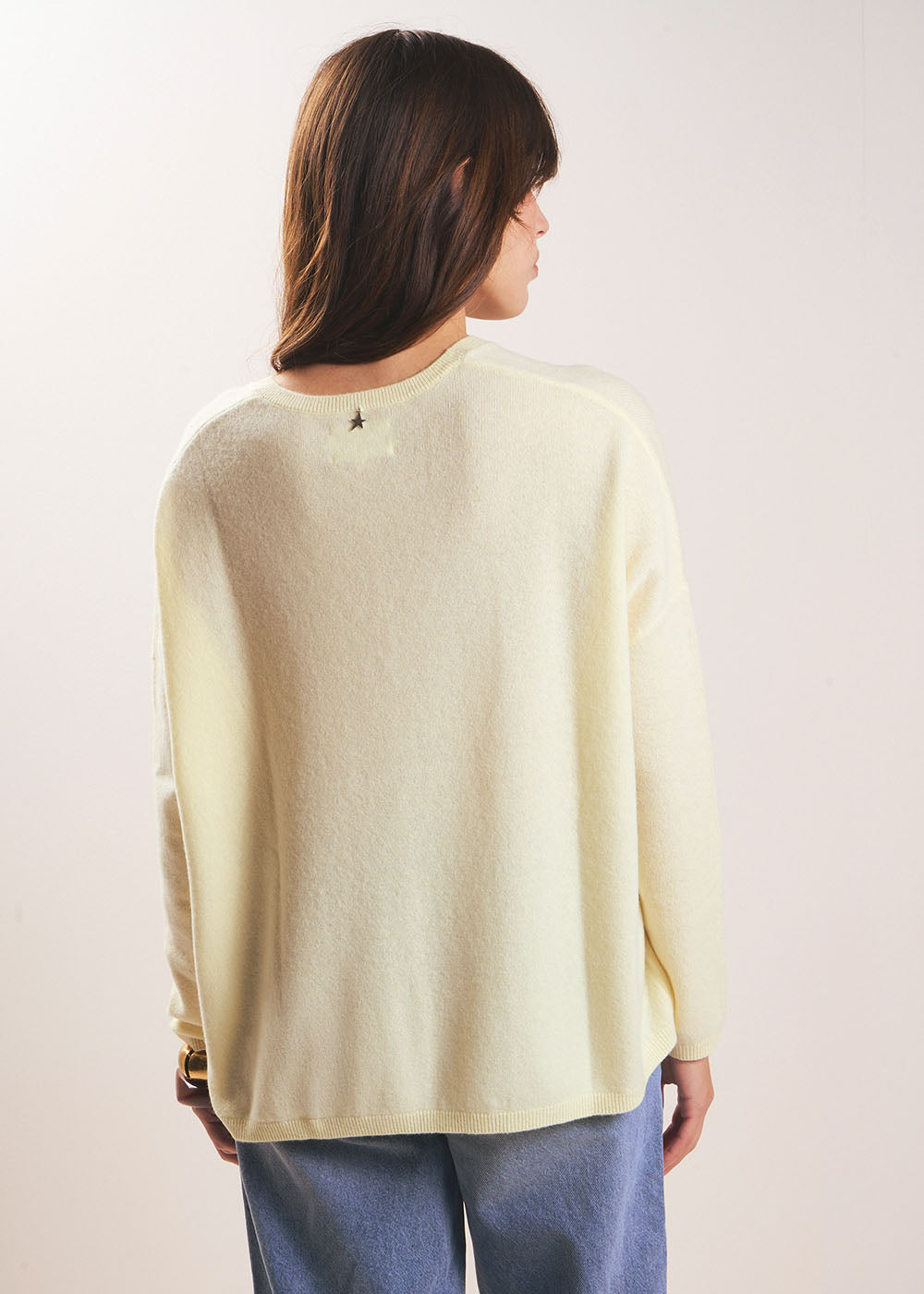 MONJOE Cashmere V-neck sweater with long sleeves - 3 - Sud Express - Sud Express