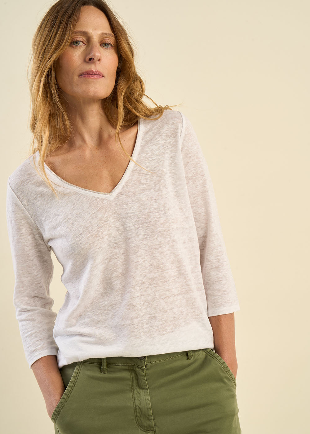 TOMEOH Linen T-shirt with V-neck - 1 - Sud Express - Sud Express