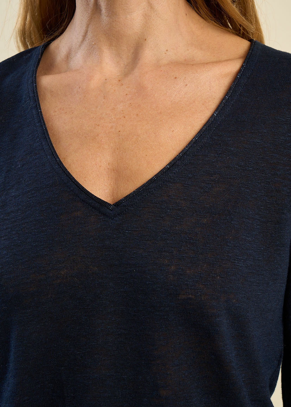 TOMEOH Linen T-shirt with V-neck - 2 - Sud Express - Sud Express