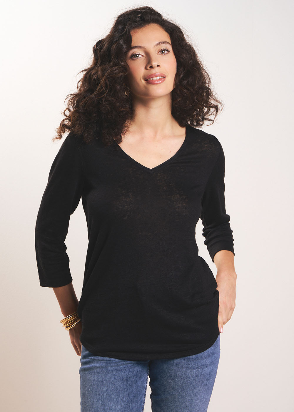 Linen T-shirt with V-neck - Sud Express - 5 - Sud Express