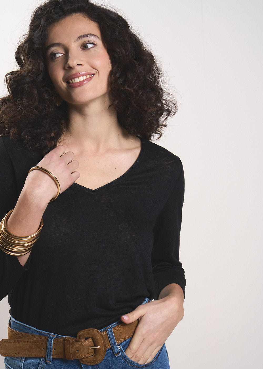 Linen T-shirt with V-neck - Sud Express - 6 - Sud Express