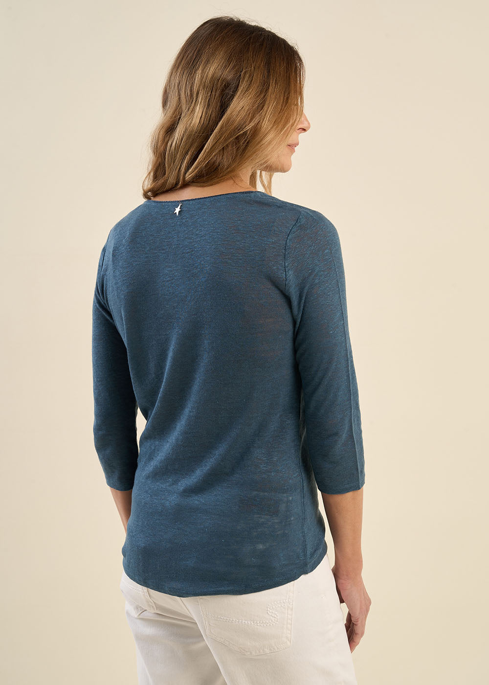 Linen T-shirt with V-neck - Sud Express - 3 - Sud Express