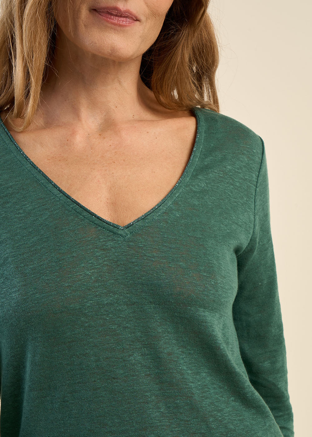 TOMEOH Linen T-shirt with V-neck - 2 - Sud Express - Sud Express