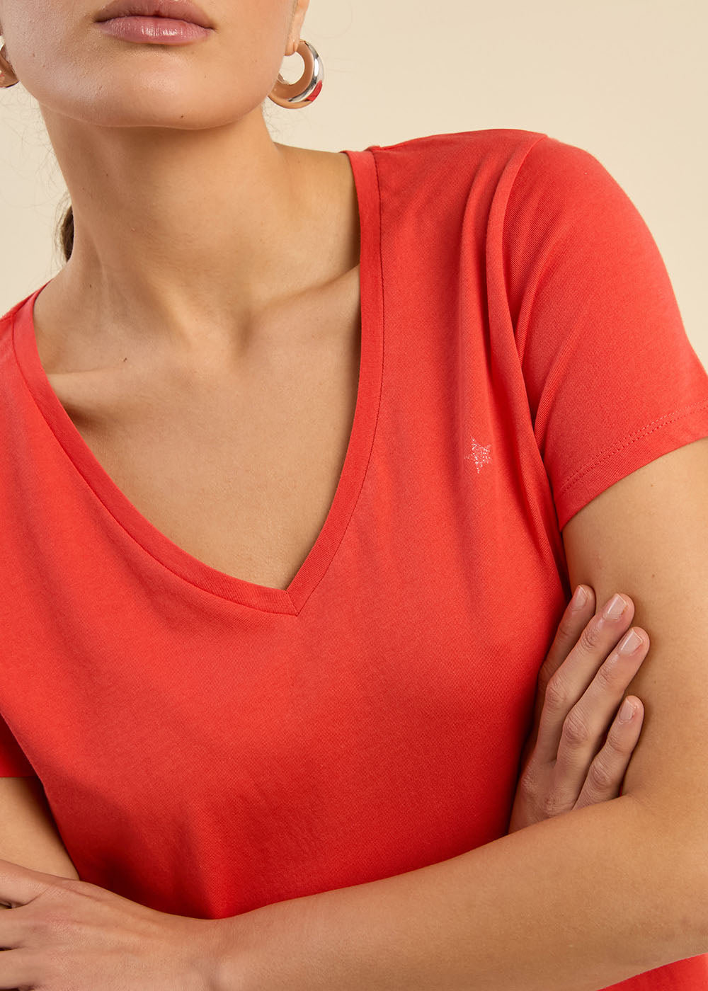 Cotton V-neck T-shirt - Sud Express - 2 - Sud Express