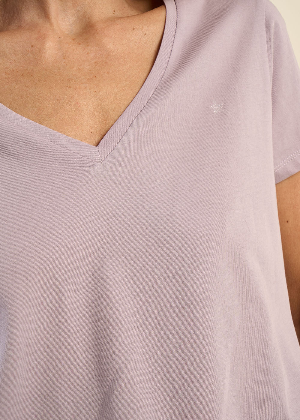 Cotton V-neck T-shirt - Sud Express - 2 - Sud Express