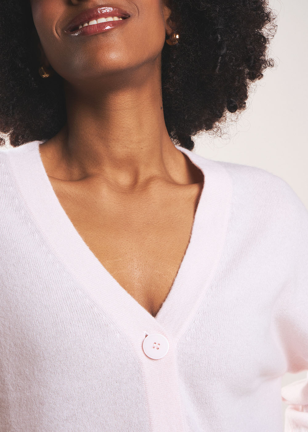 Loose-fitting cashmere V-neck cardigan - Sud Express - 4 - Sud Express