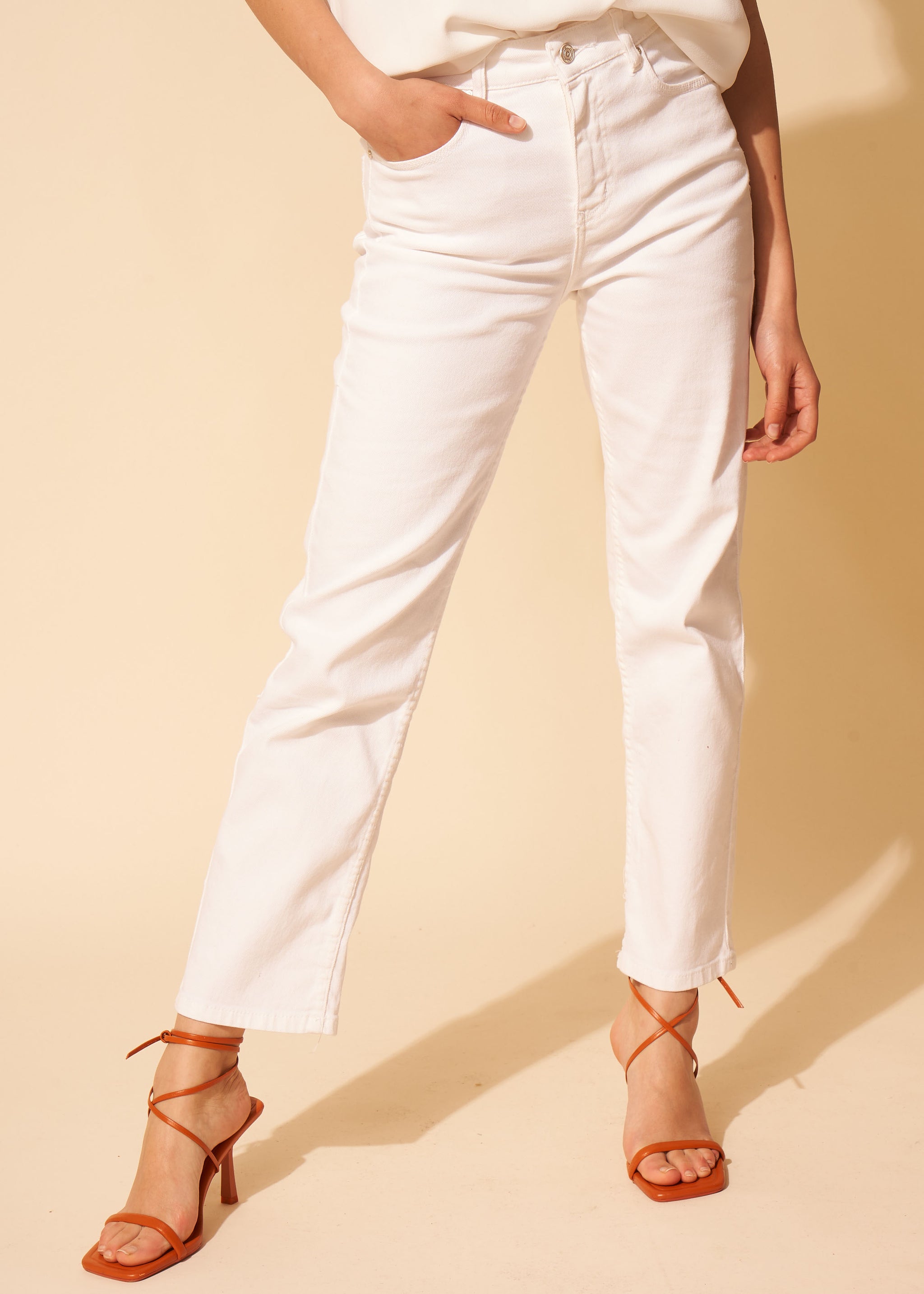 DEBBY Five-pocket high-waisted jeans - 1 - Sud Express - Sud Express