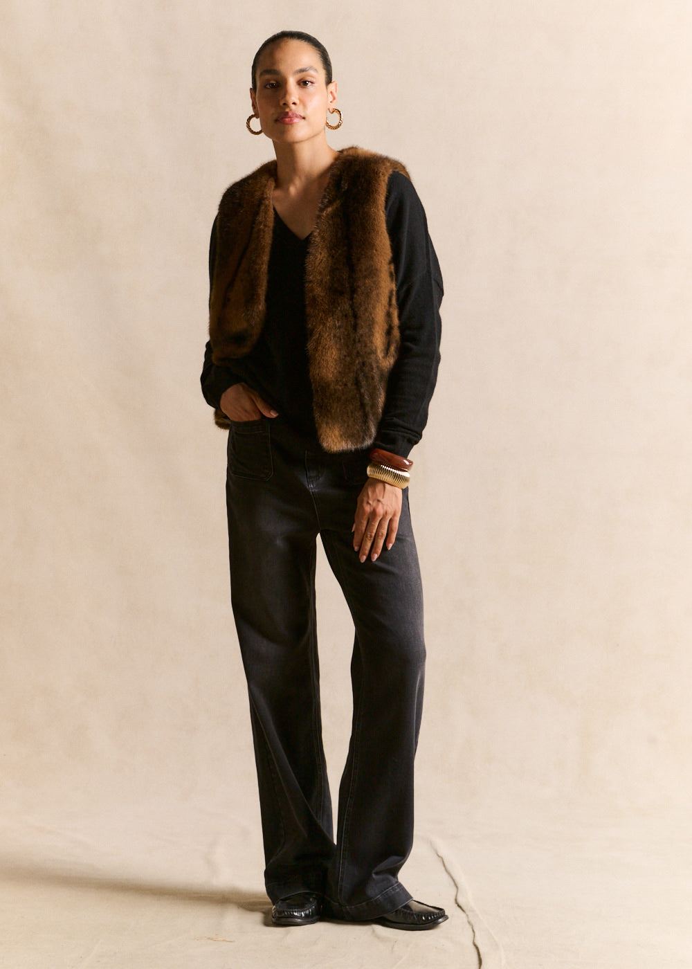 Faux-fur sleeveless waistcoat - Sud Express - 4 - Sud Express