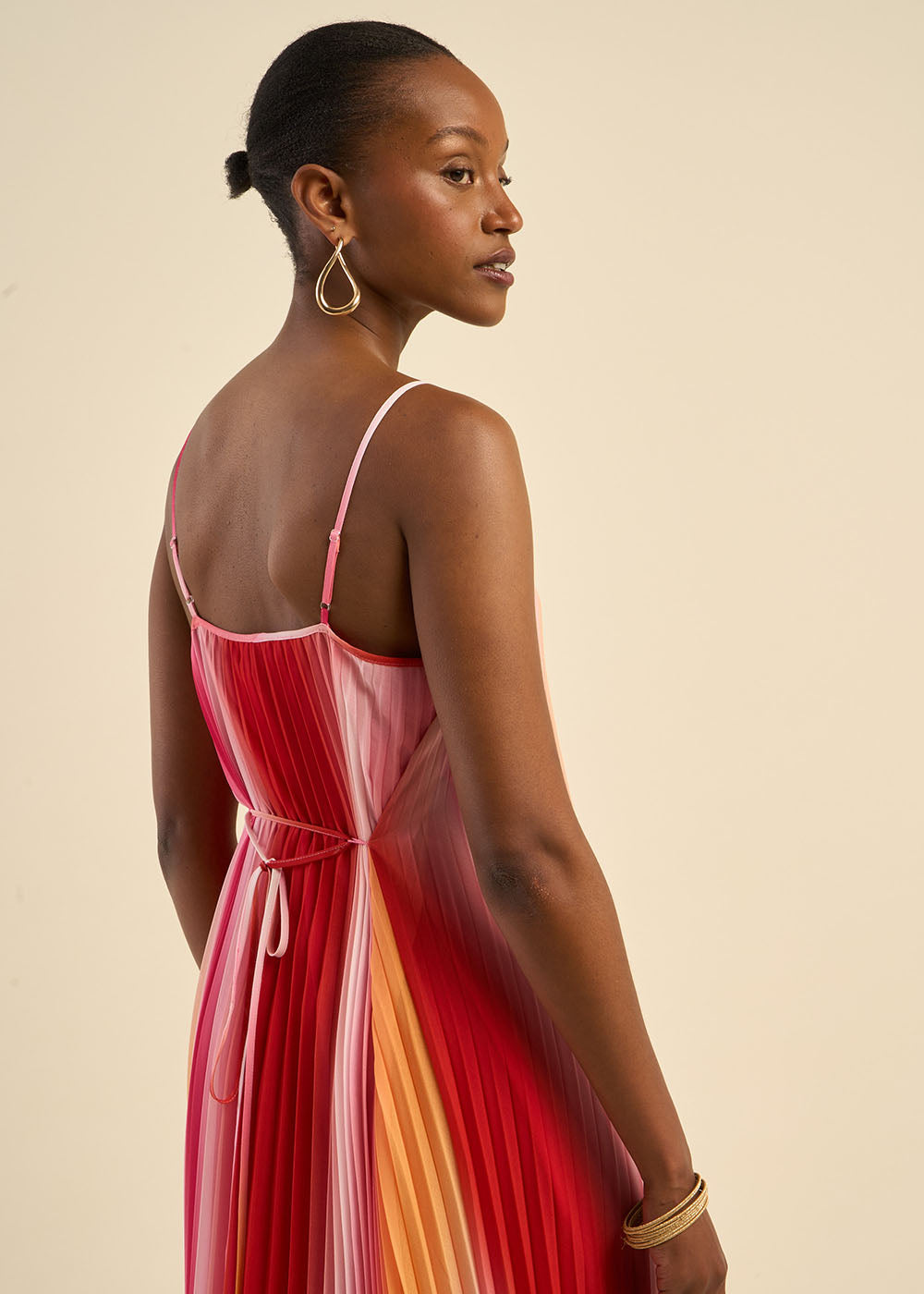 Pleated long dress with straps - Sud Express - 6 - Sud Express