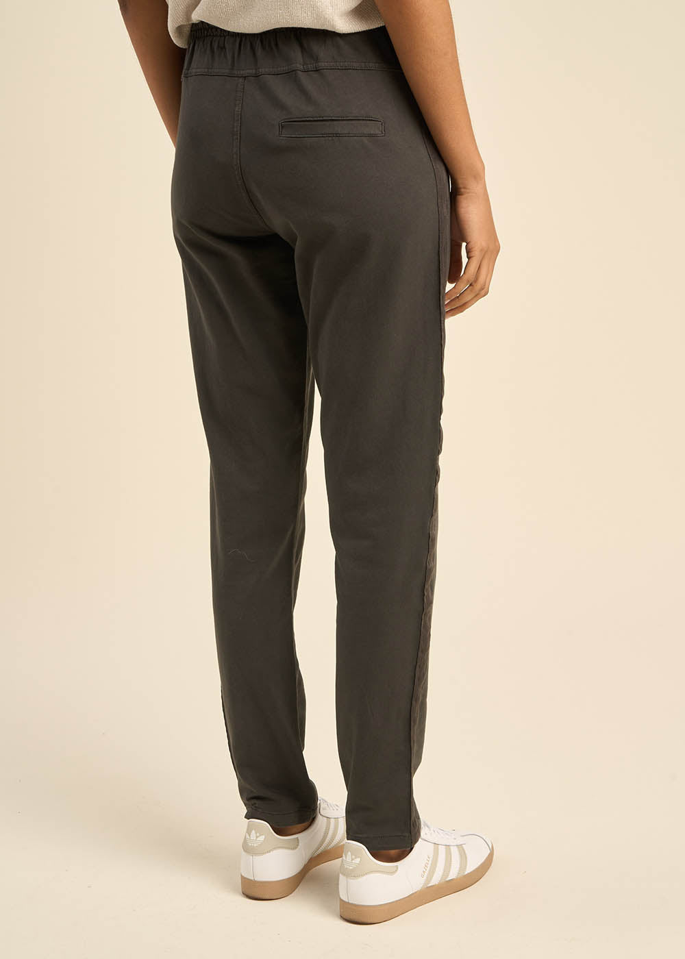 POERY Jogging suit with satin details - 3 - Sud Express - Sud Express