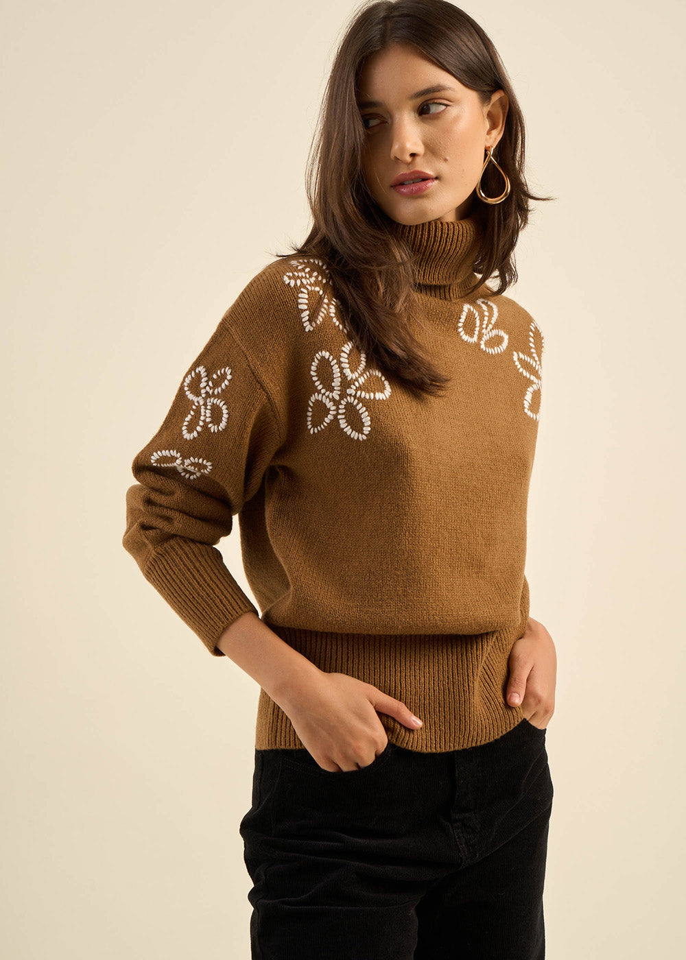 MADONIA Sweater with fancy embroidery - 2 - Sud Express - Sud Express