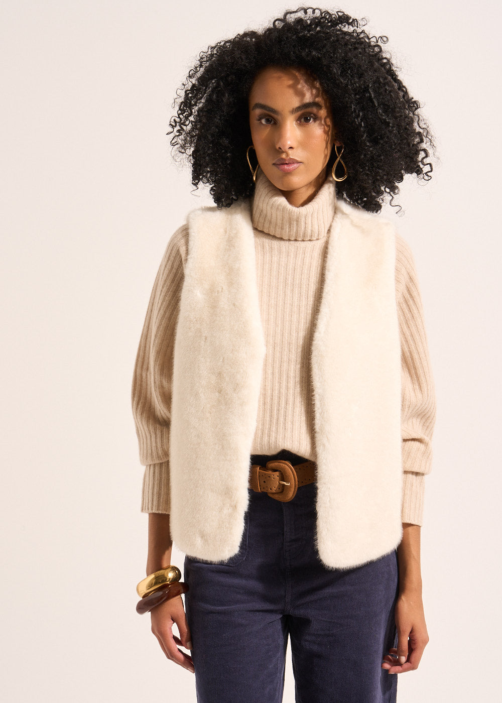 Sleeveless faux fur cardigan - Sud Express - 5 - Sud Express