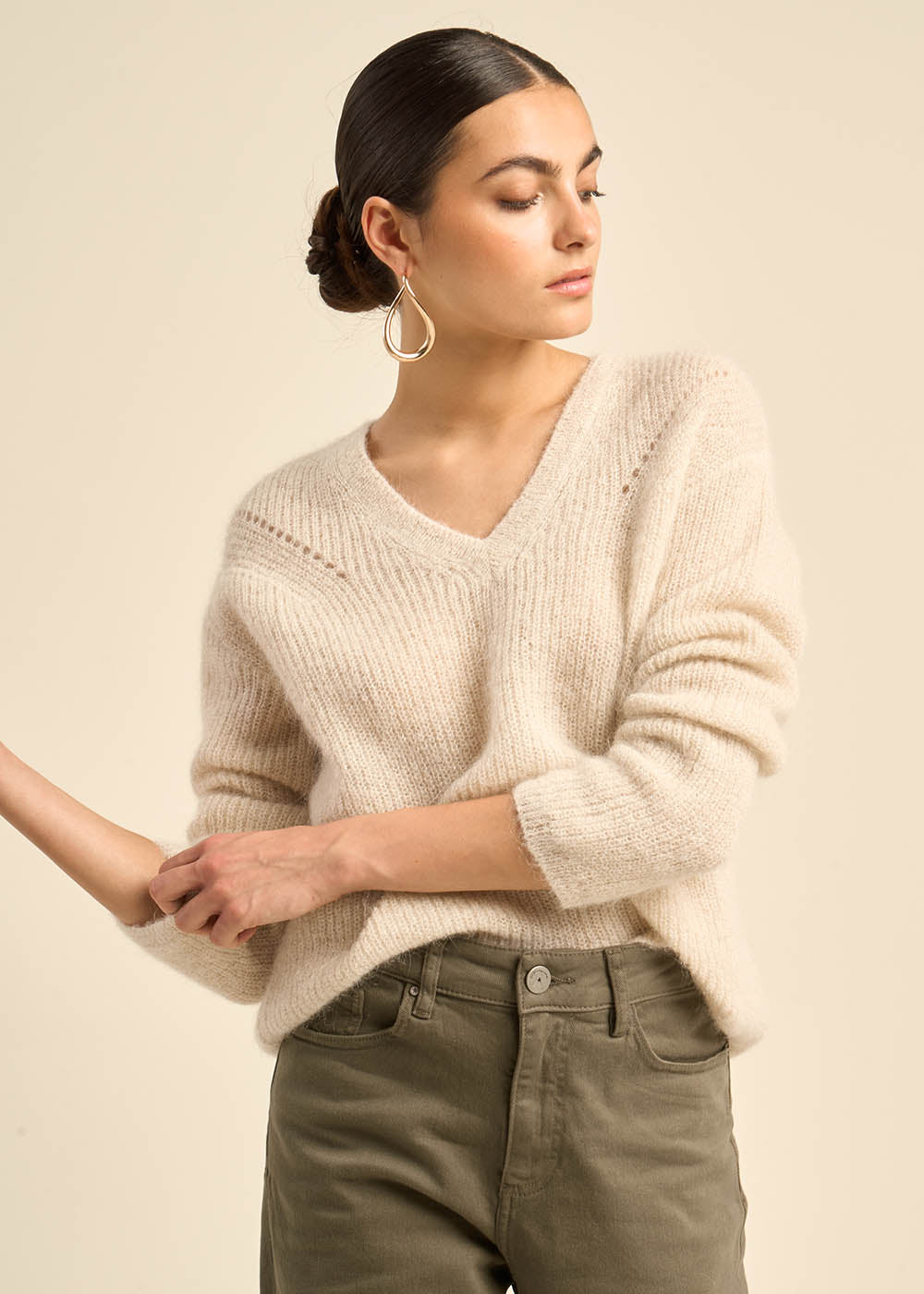 MANNAKOX V-neck sweater with 3/4-length sleeves - 1 - Sud Express - Sud Express