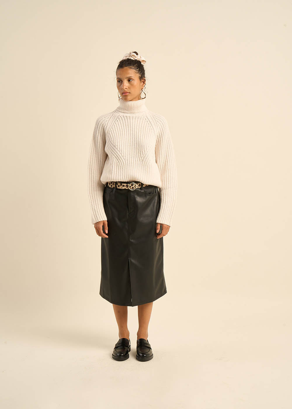 Mid-length skirt in faux leather - Sud Express - 6 - Sud Express