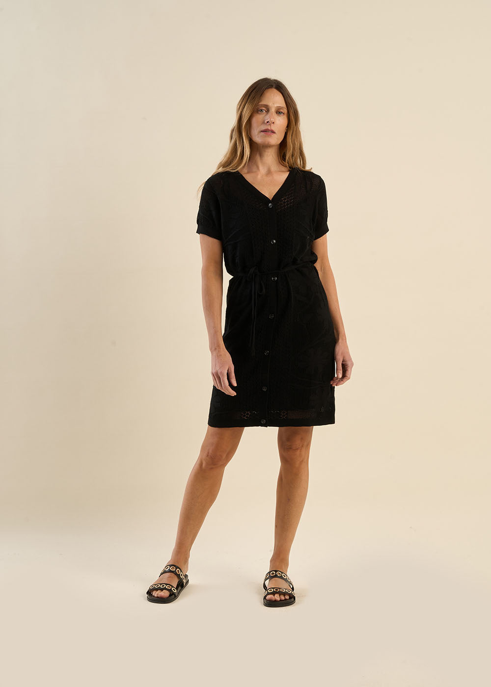 Short knitted dress, buttoned, belted - Sud Express - 1 - Sud Express