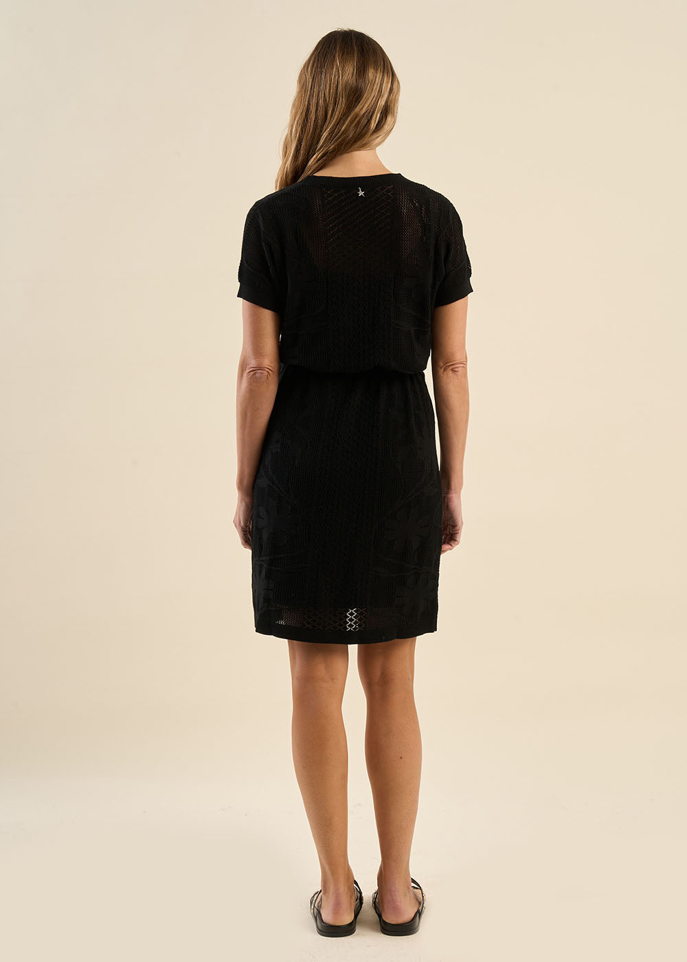 Short knitted dress, buttoned, belted - Sud Express - 3 - Sud Express