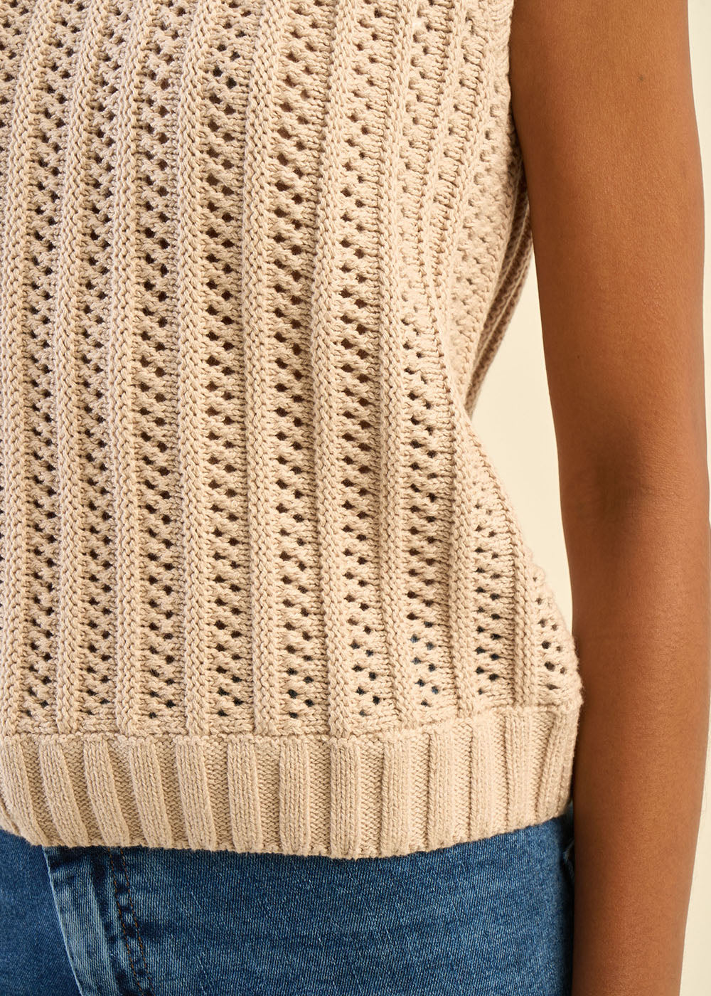 MIANI Sleeveless sweater with a round neck - 2 - Sud Express - Sud Express