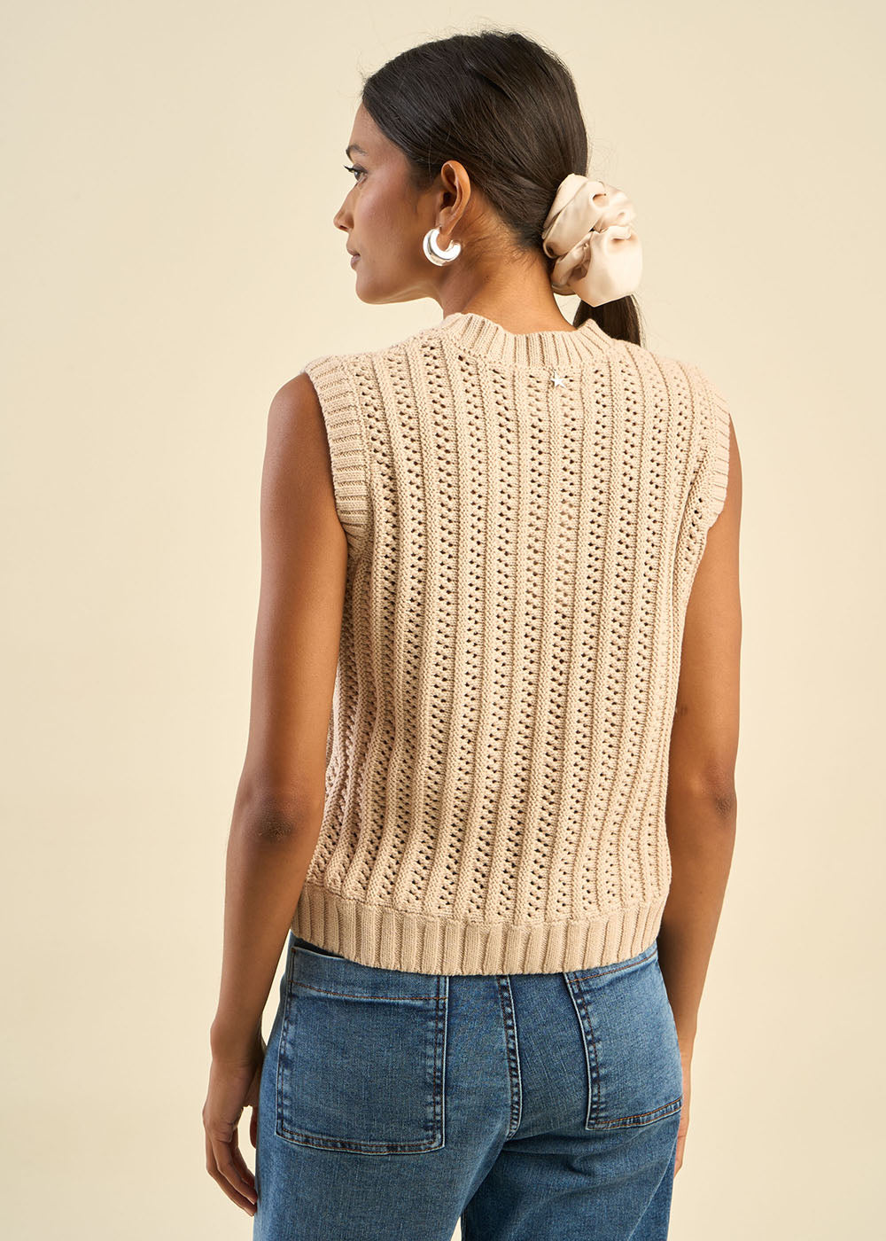 MIANI Sleeveless sweater with a round neck - 3 - Sud Express - Sud Express