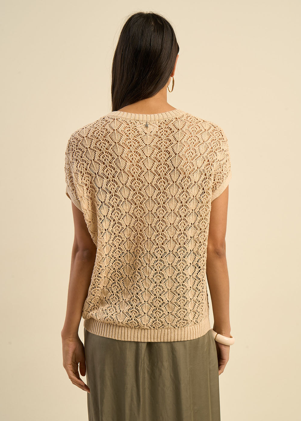 MAGGYA A sleeveless, round-neck, openwork sweater - 3 - Sud Express - Sud Express