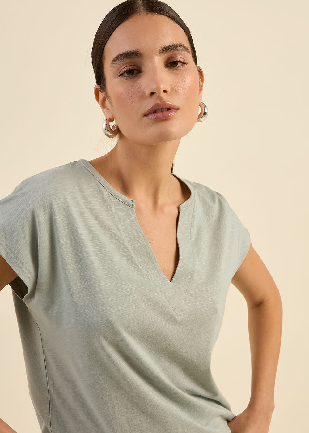 TERA T-shirt with Tunisian collar and dropped shoulders - 4 - Sud Express - Sud Express