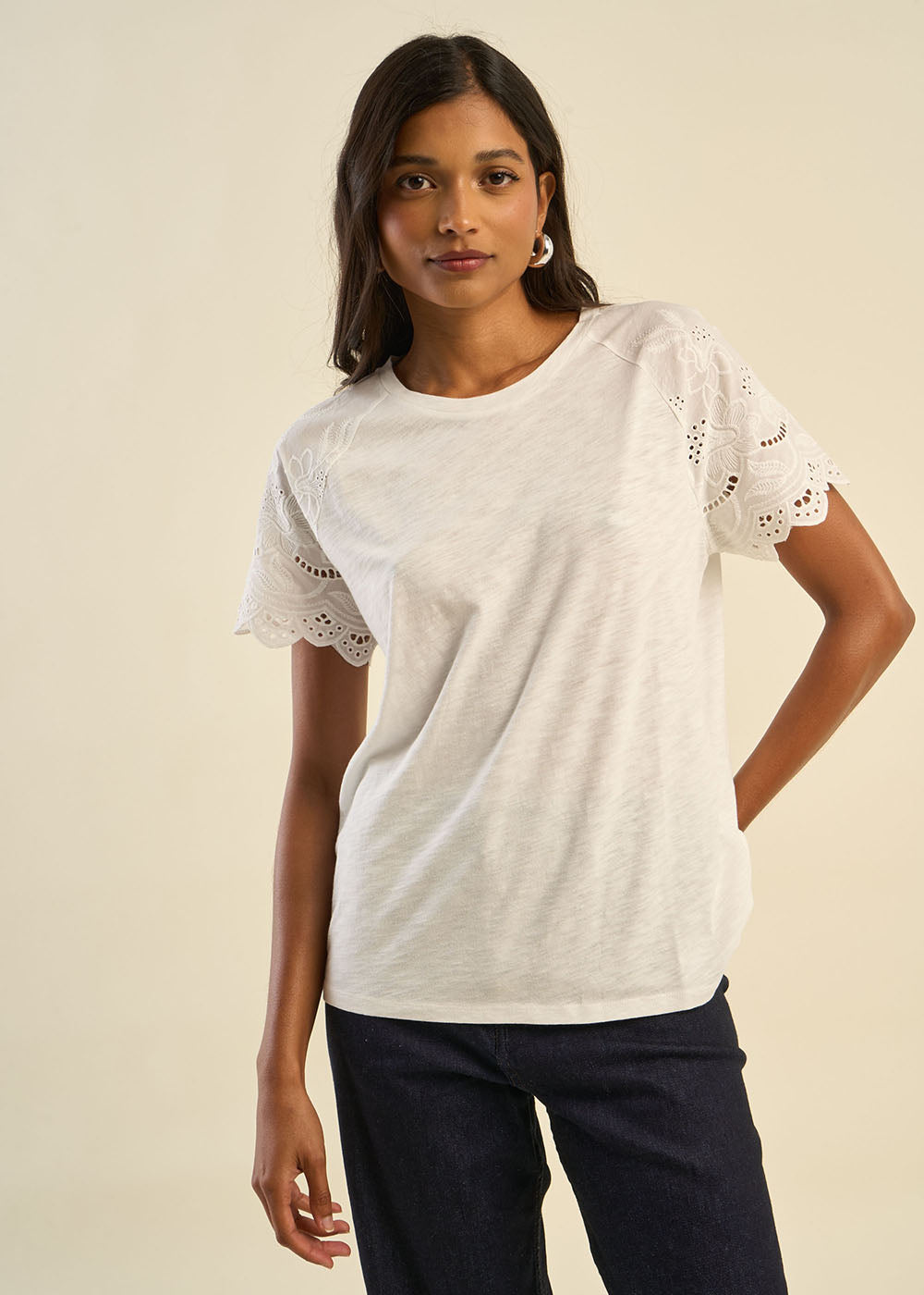 TIFANI English embroidery raglan sleeve T-shirt - 1 - Sud Express - Sud Express