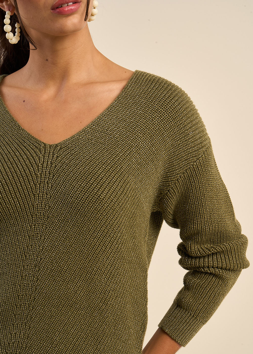 Loose-fitting V-neck jumper with lurex details - Sud Express - 2 - Sud Express