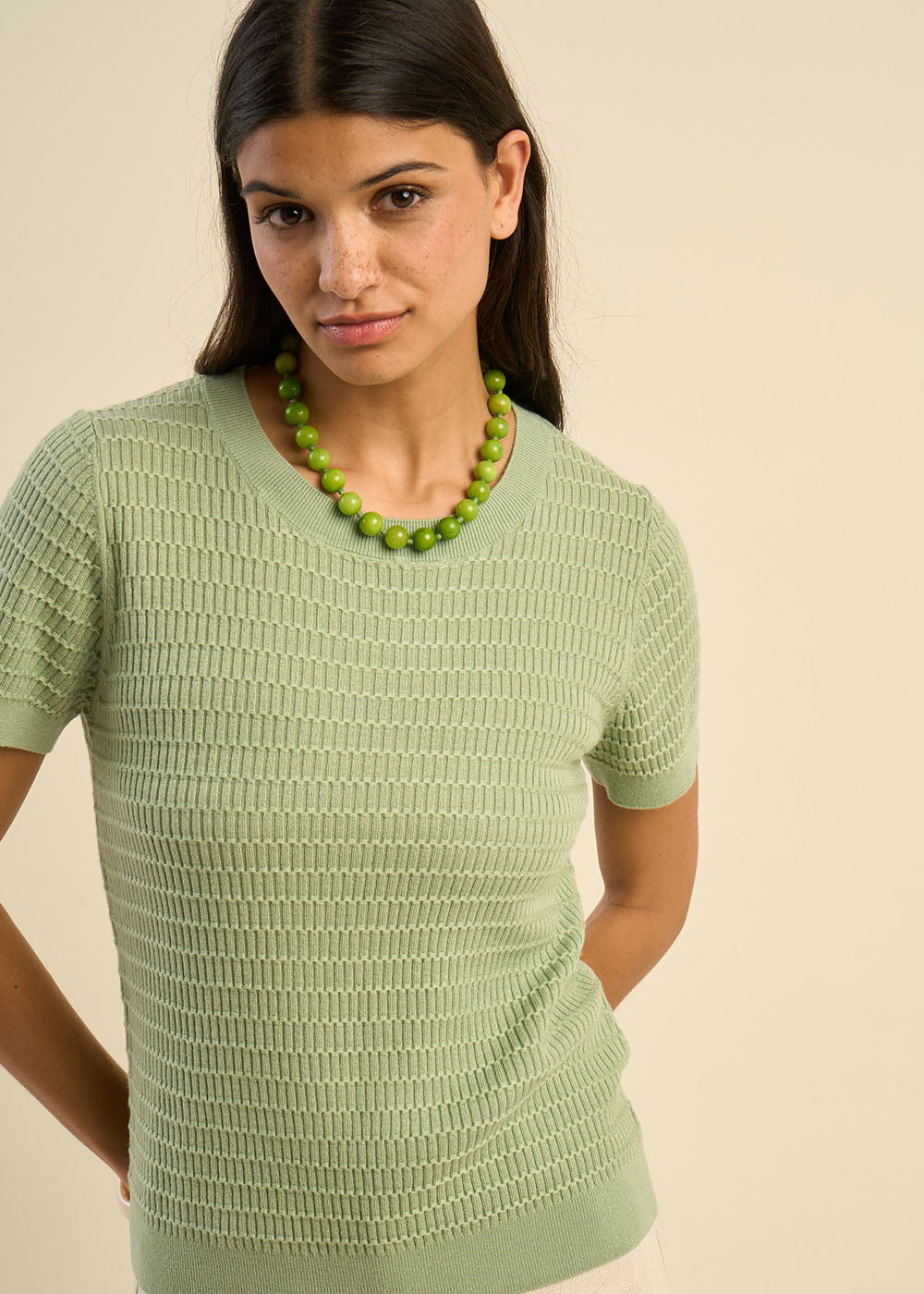 Short-sleeve sweater with textured stitch details - Sud Express - 5 - Sud Express