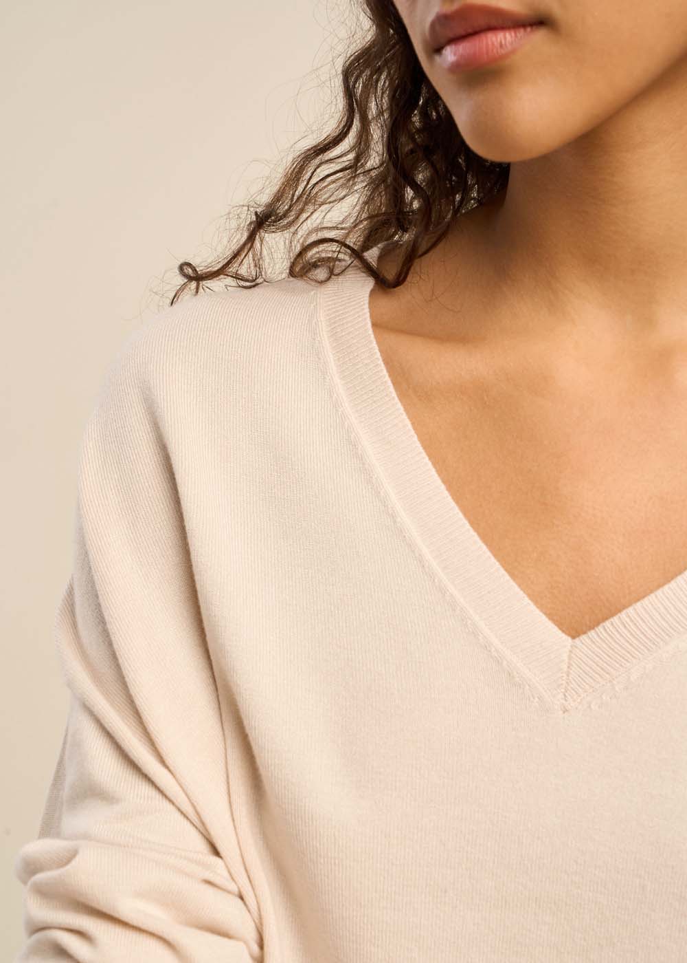 MARSENOU Fine-Gauge V-Neck Sweater - 2 - Sud Express - Sud Express