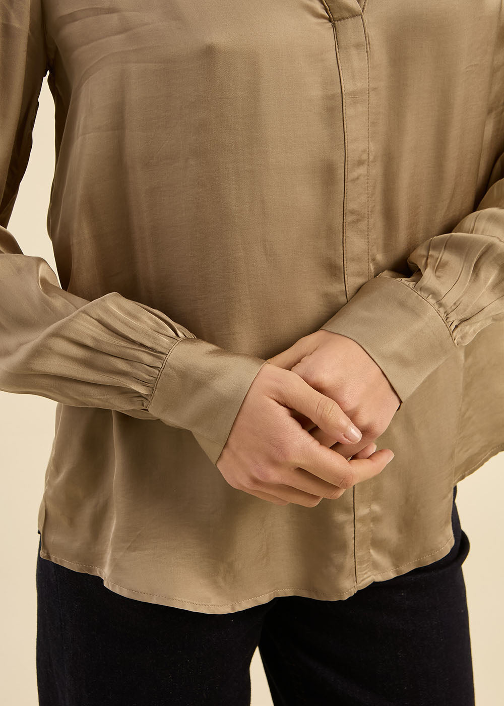 V-neck flowing blouse - Sud Express - 5 - Sud Express