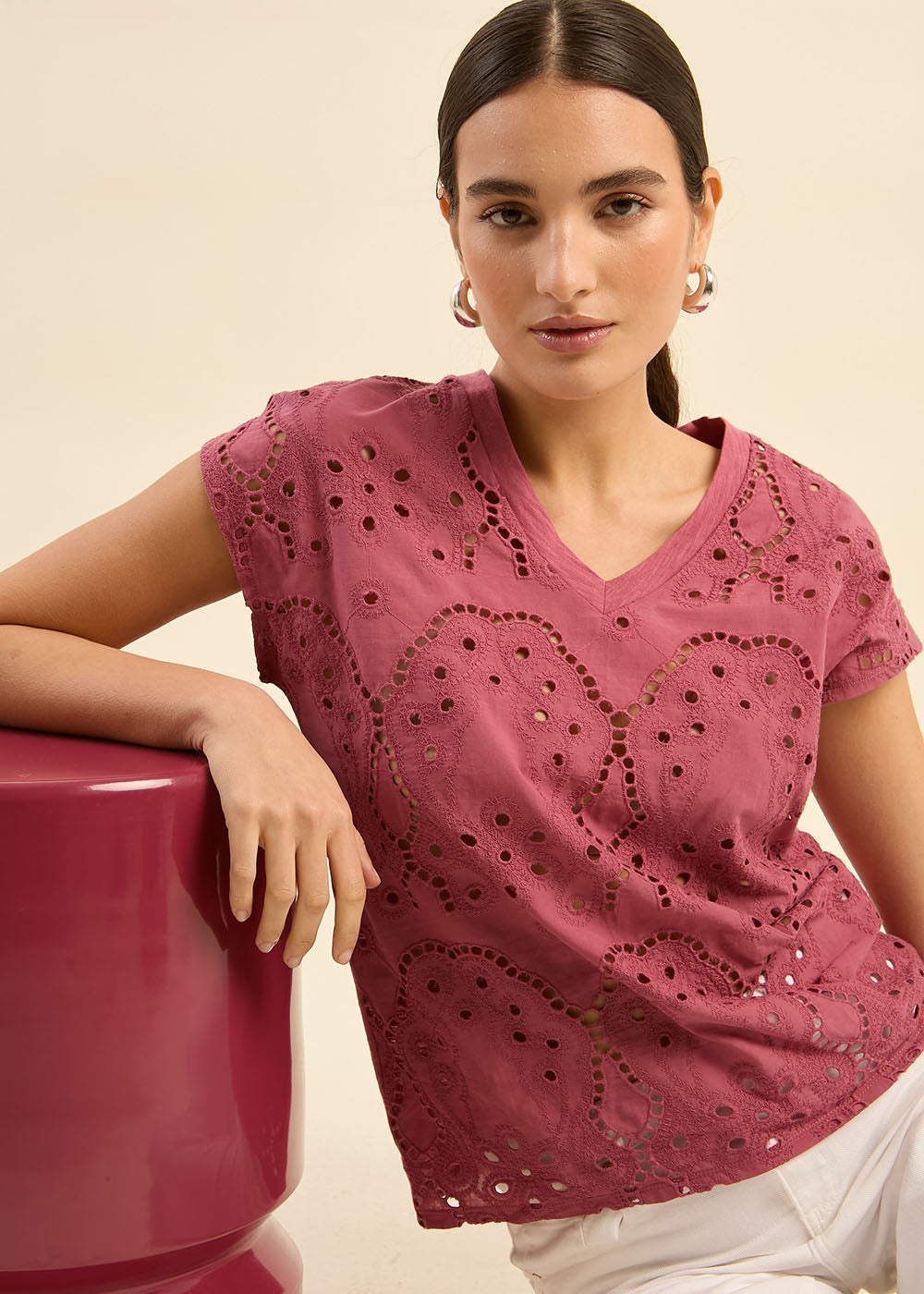 Embroidered V-neck T-shirt - Sud Express - 1 - Sud Express