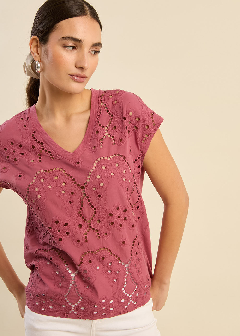 Embroidered V-neck T-shirt - Sud Express - 5 - Sud Express