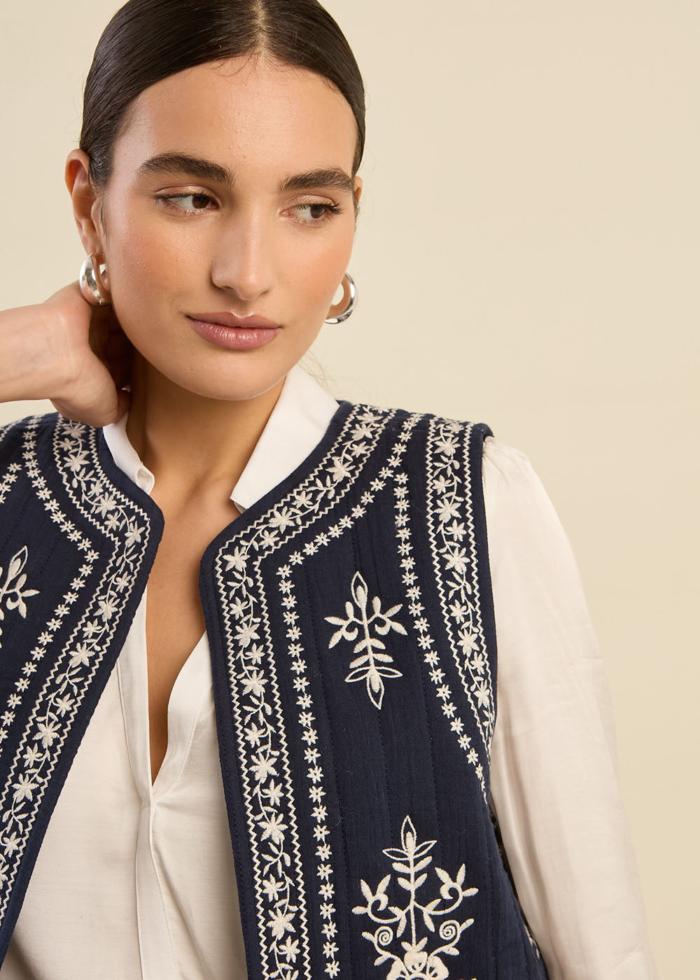 GAMIA Sleeveless embroidered waistcoat in cotton gauze - 2 - Sud Express - Sud Express