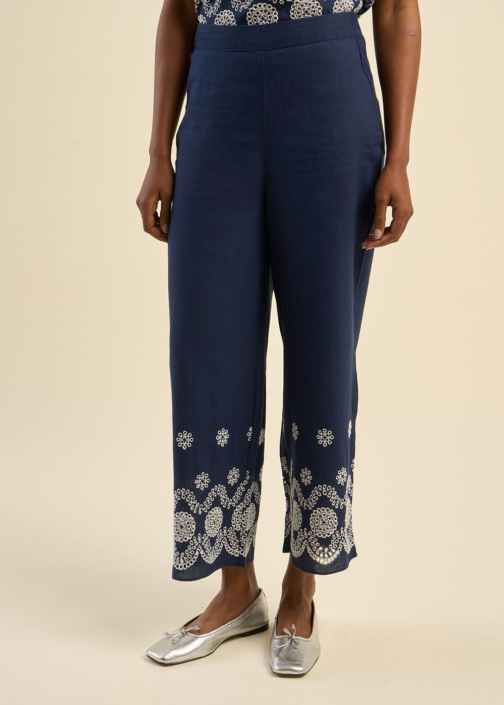 High-Waisted Embroidered 7/8 Pants - Sud Express - 4 - Sud Express