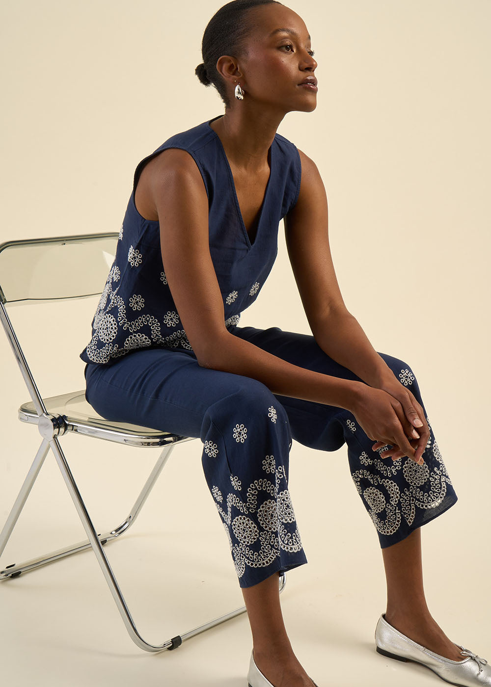 High-Waisted Embroidered 7/8 Pants - Sud Express - 5 - Sud Express